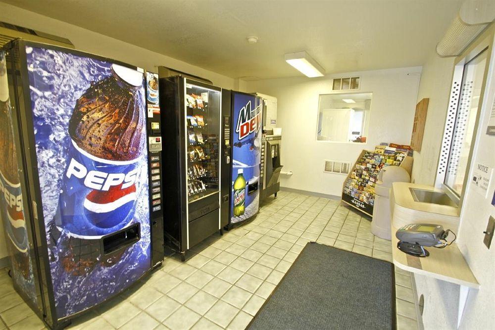 Motel 6 Manhattan Kansas Εξωτερικό φωτογραφία