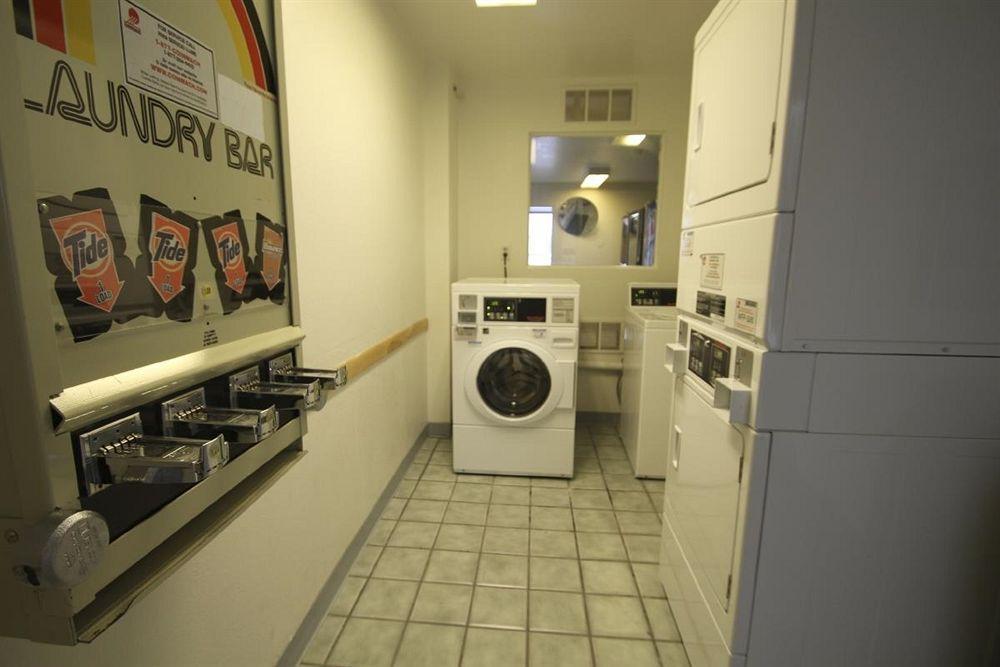 Motel 6 Manhattan Kansas Εξωτερικό φωτογραφία