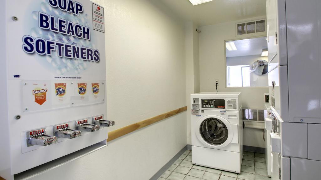 Motel 6 Manhattan Kansas Εξωτερικό φωτογραφία