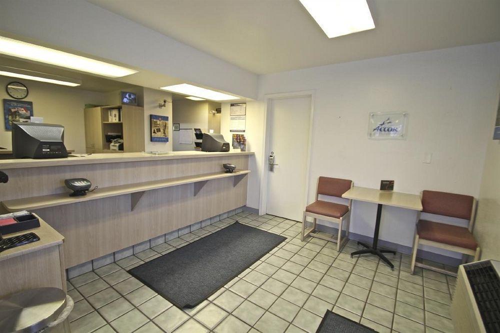 Motel 6 Manhattan Kansas Εξωτερικό φωτογραφία